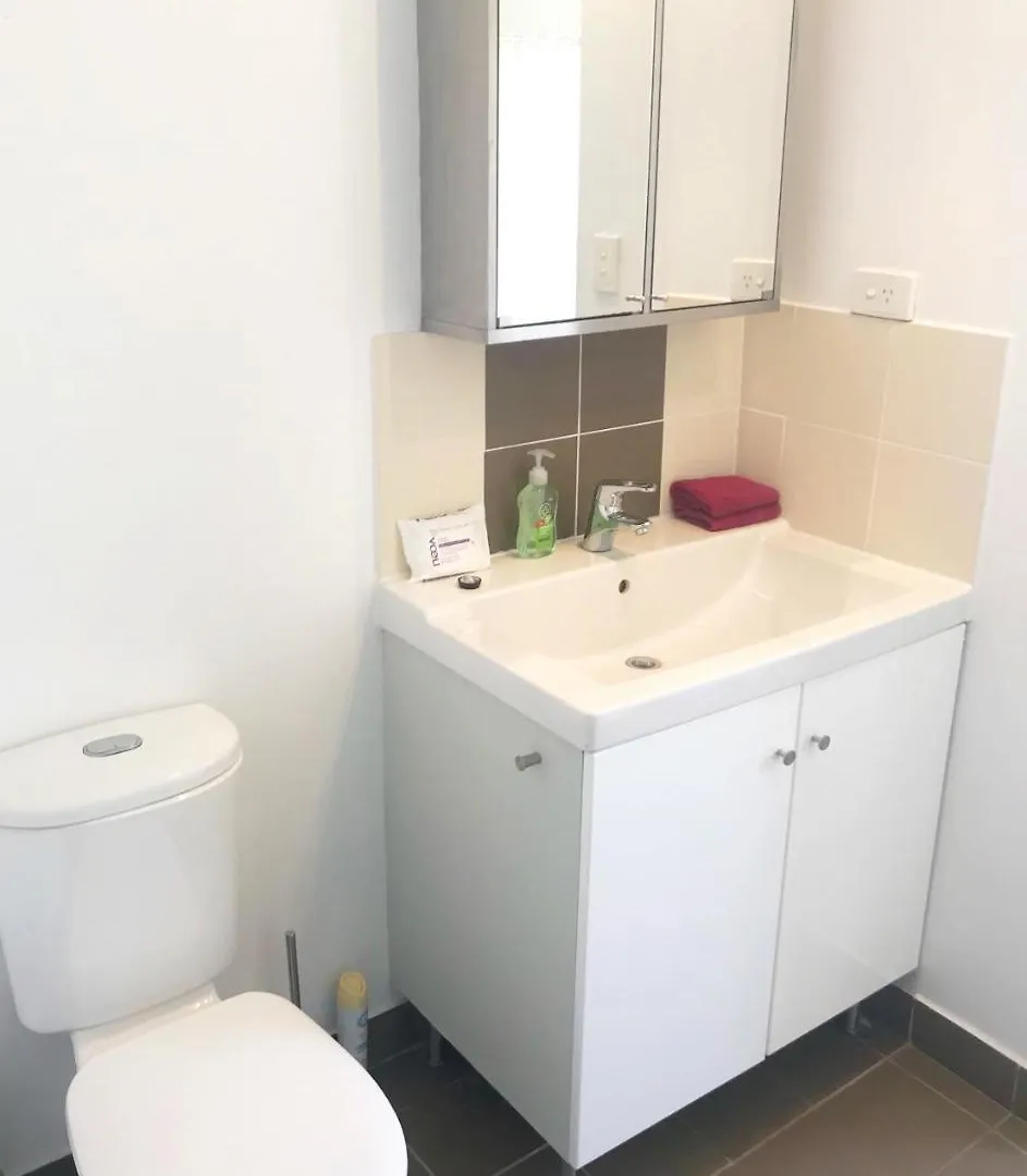 4 Bedroom House - Walk To Southbank Brisbane 0*,  Australia