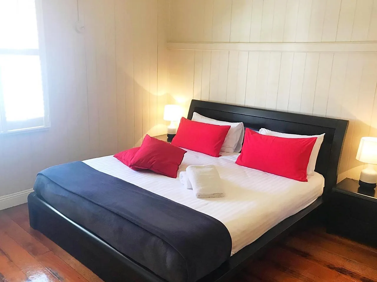 4 Bedroom House - Walk To Southbank Brisbane Australia